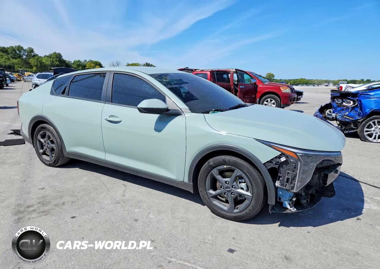 2025 Kia K4 Lxs VIN:3KPFT4DE7SE211561 - 4