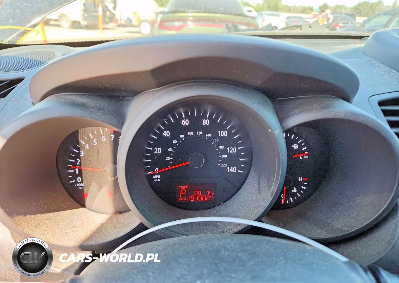2013 Kia Soul Base VIN:KNDJT2A52D7633176 - 9