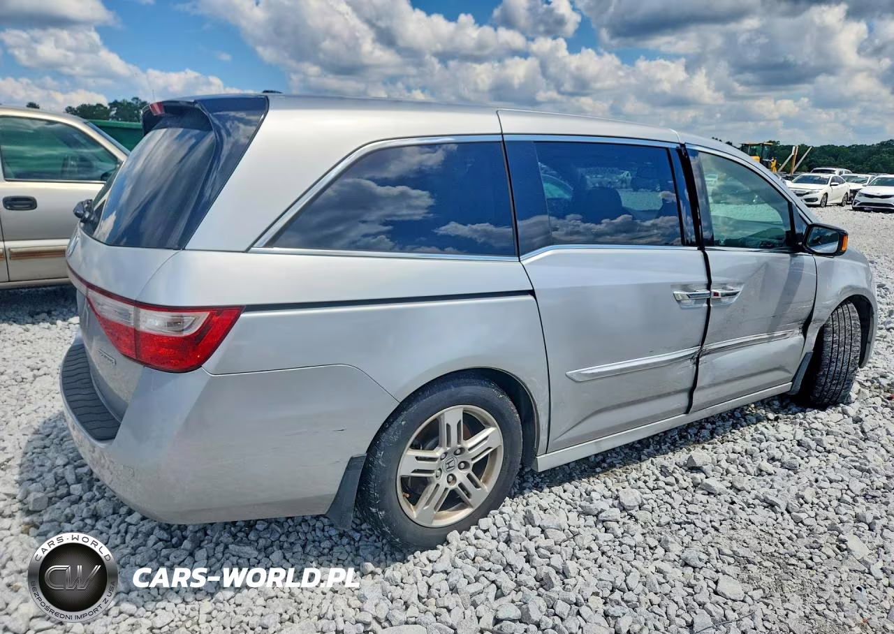 2012 Honda Odyssey Touring VIN:5FNRL5H93CB004516 - 3