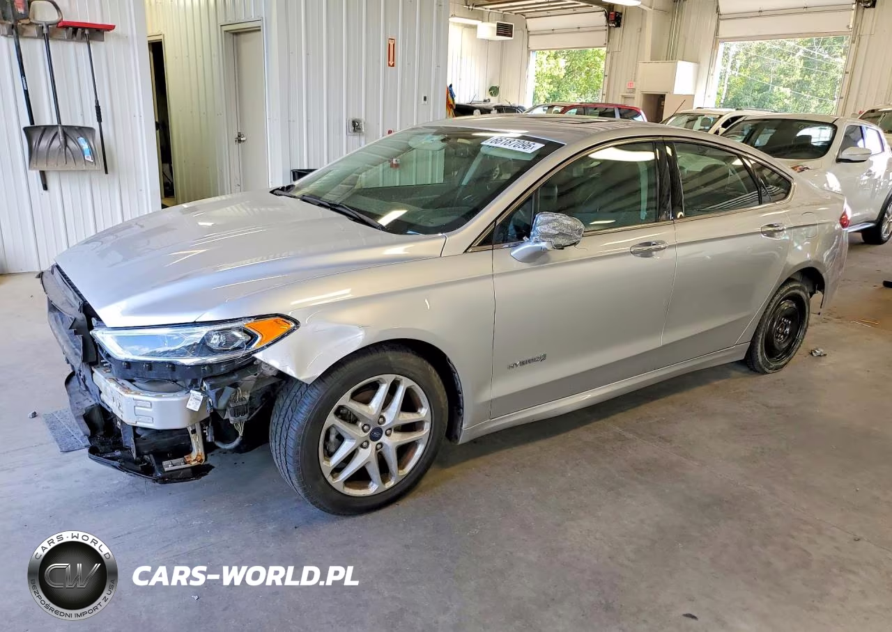 2017 Ford Fusion Titanium Hev – zdjęcie 1 z 12