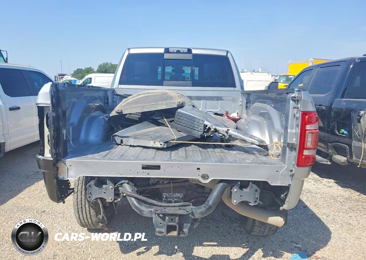 2019 Ram 2500 Laramie VIN:3C6UR5FL9KG613603 - 6
