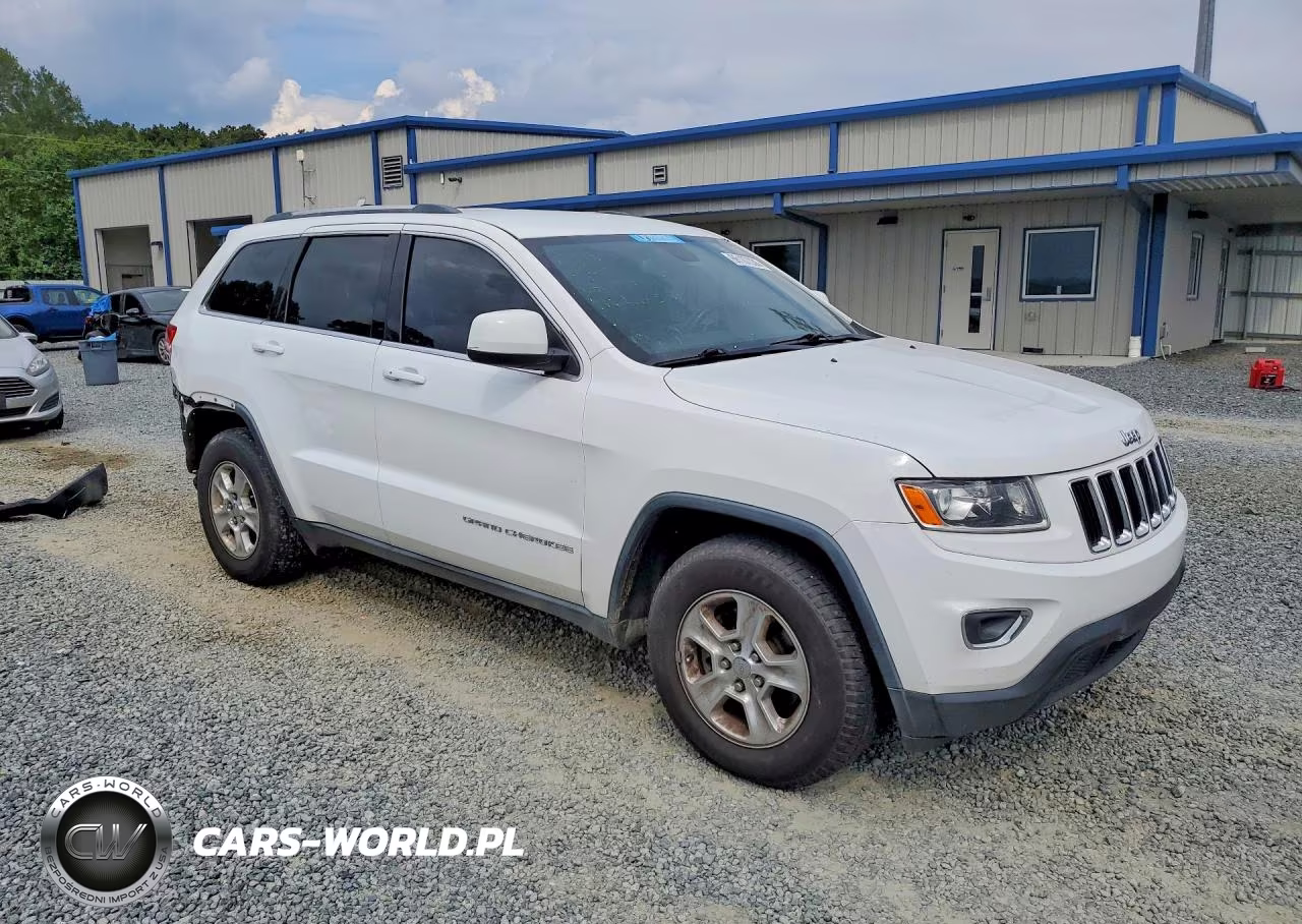 2015 Jeep Grand Cherokee Laredo VIN:1C4RJEAG6FC217105 - 4