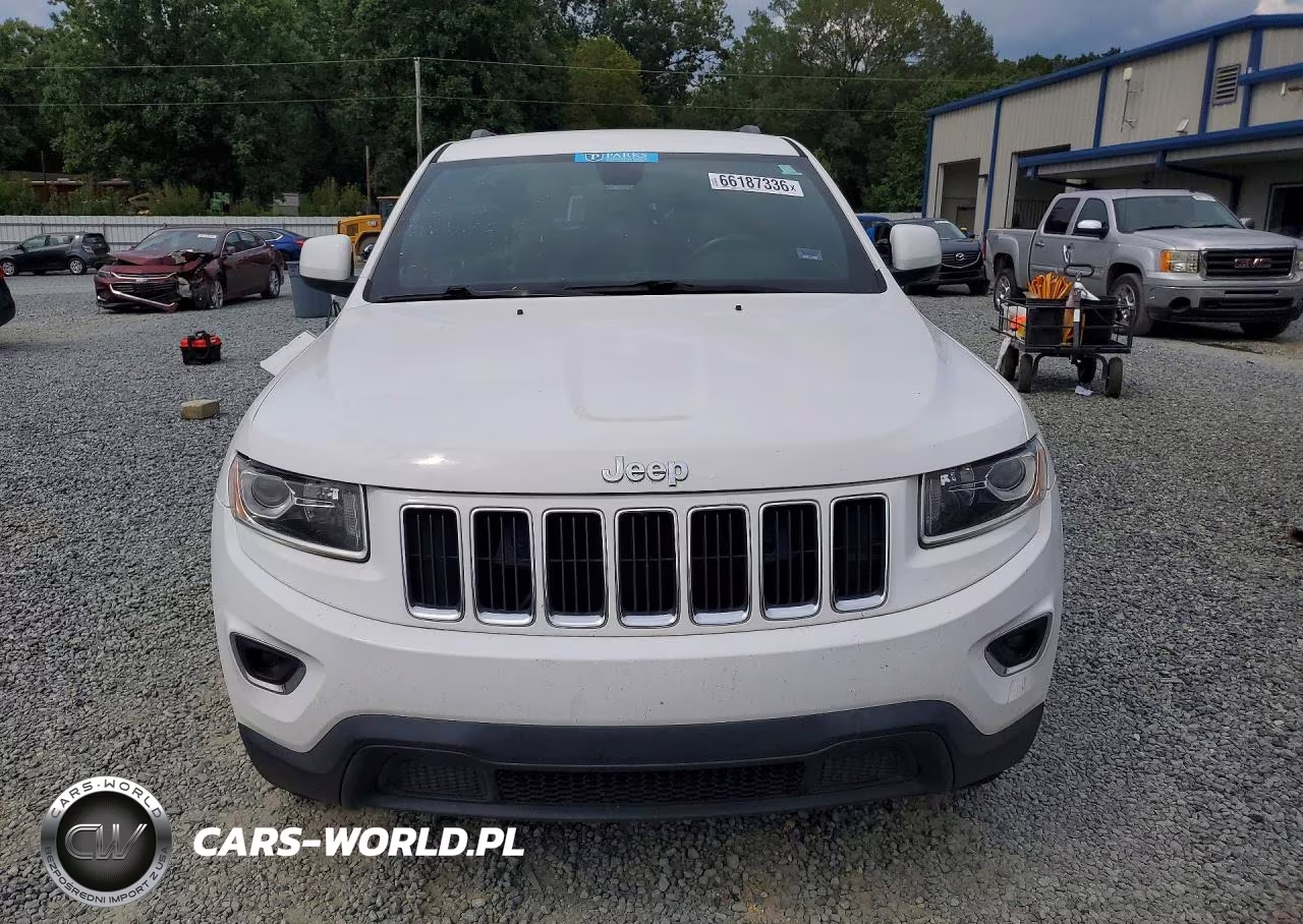 2015 Jeep Grand Cherokee Laredo VIN:1C4RJEAG6FC217105 - 5