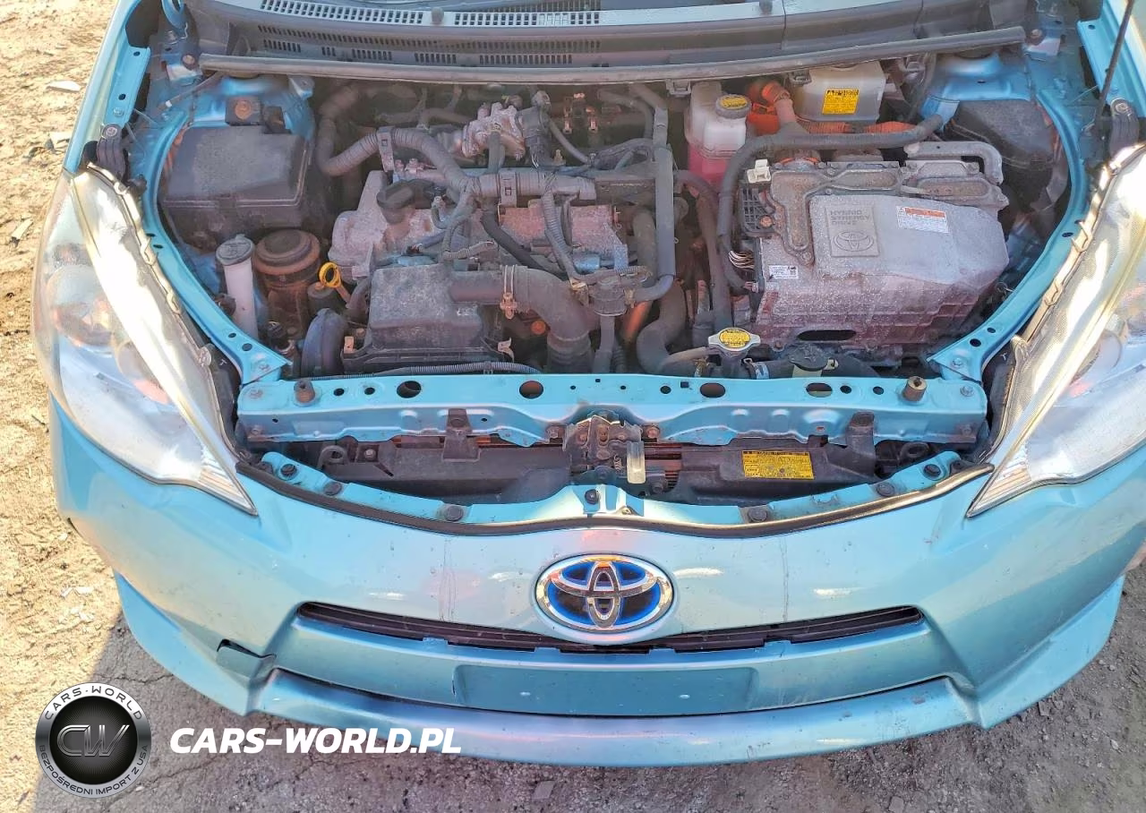 2013 Toyota Prius C Three VIN:JTDKDTB31D1056292 - 11