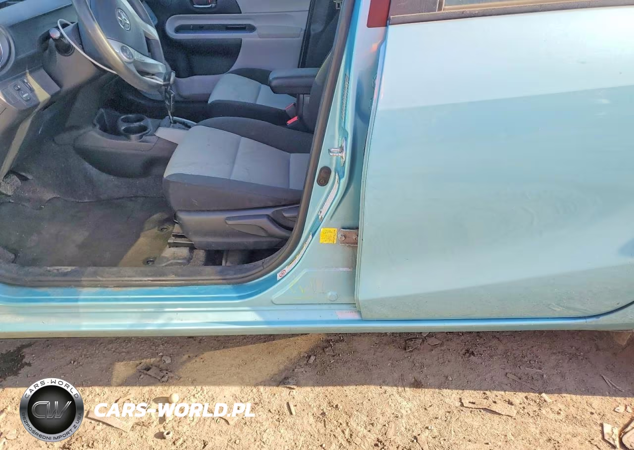 2013 Toyota Prius C Three VIN:JTDKDTB31D1056292 - 12