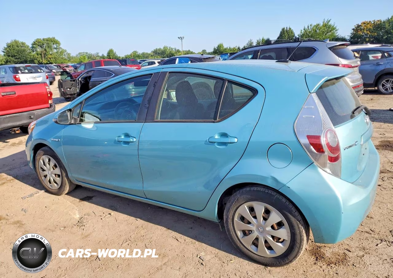 2013 Toyota Prius C Three VIN:JTDKDTB31D1056292 - 2