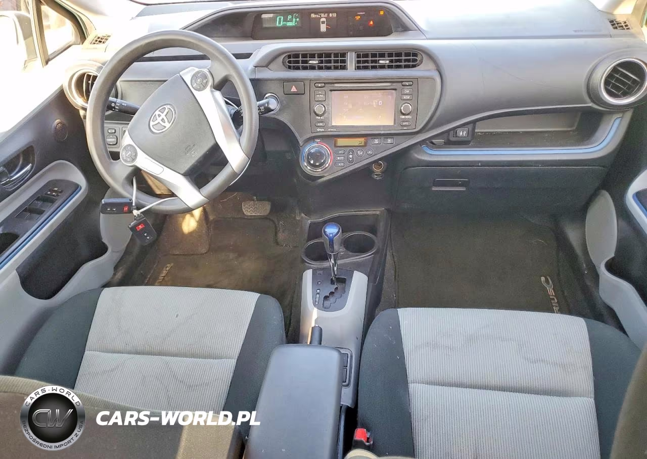2013 Toyota Prius C Three VIN:JTDKDTB31D1056292 - 8