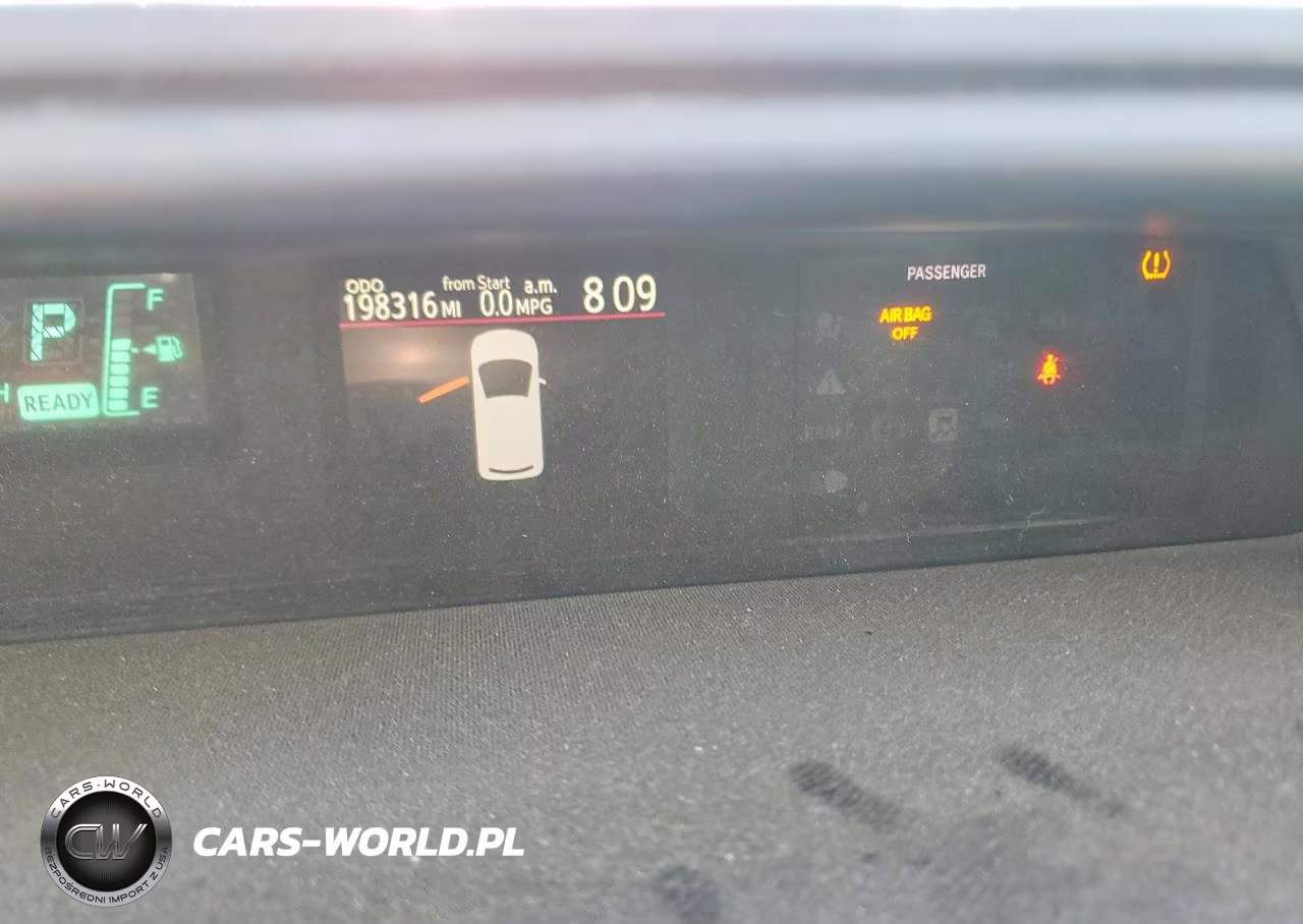 2013 Toyota Prius C Three VIN:JTDKDTB31D1056292 - 9