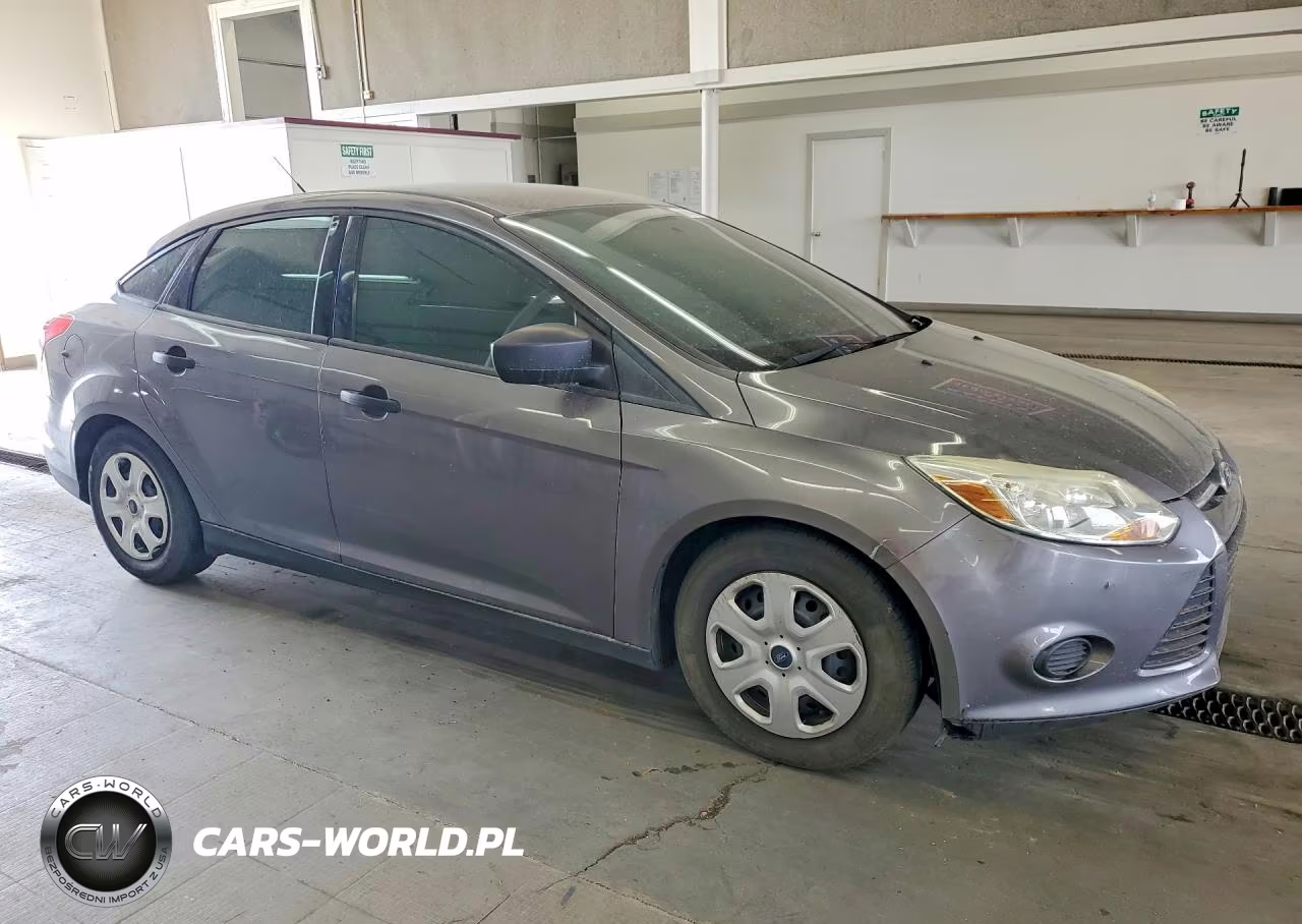 2014 Ford Focus S VIN:1FADP3E26EL312375 - 4