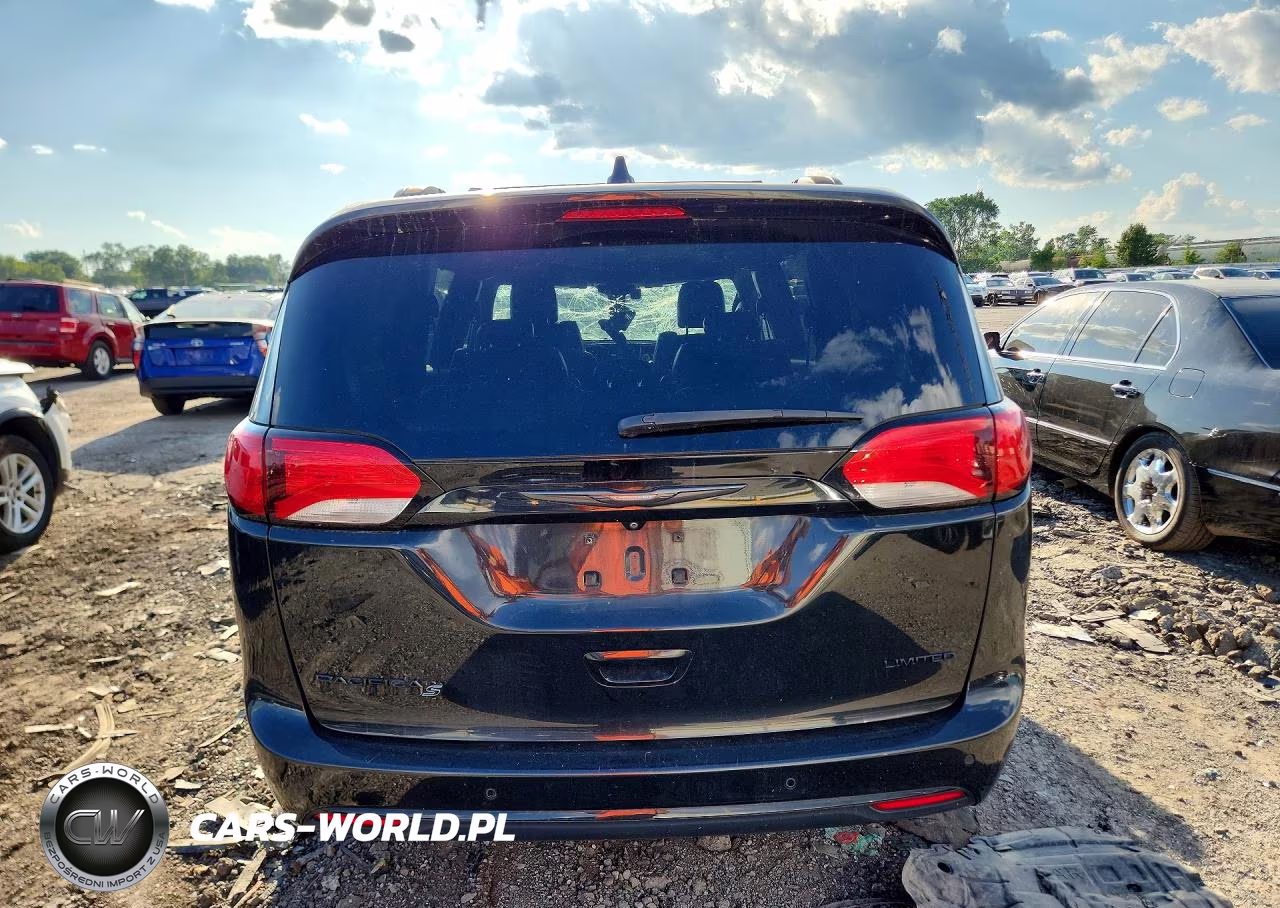 2018 Chrysler Pacifica Limited VIN:2C4RC1GG8JR289269 - 6