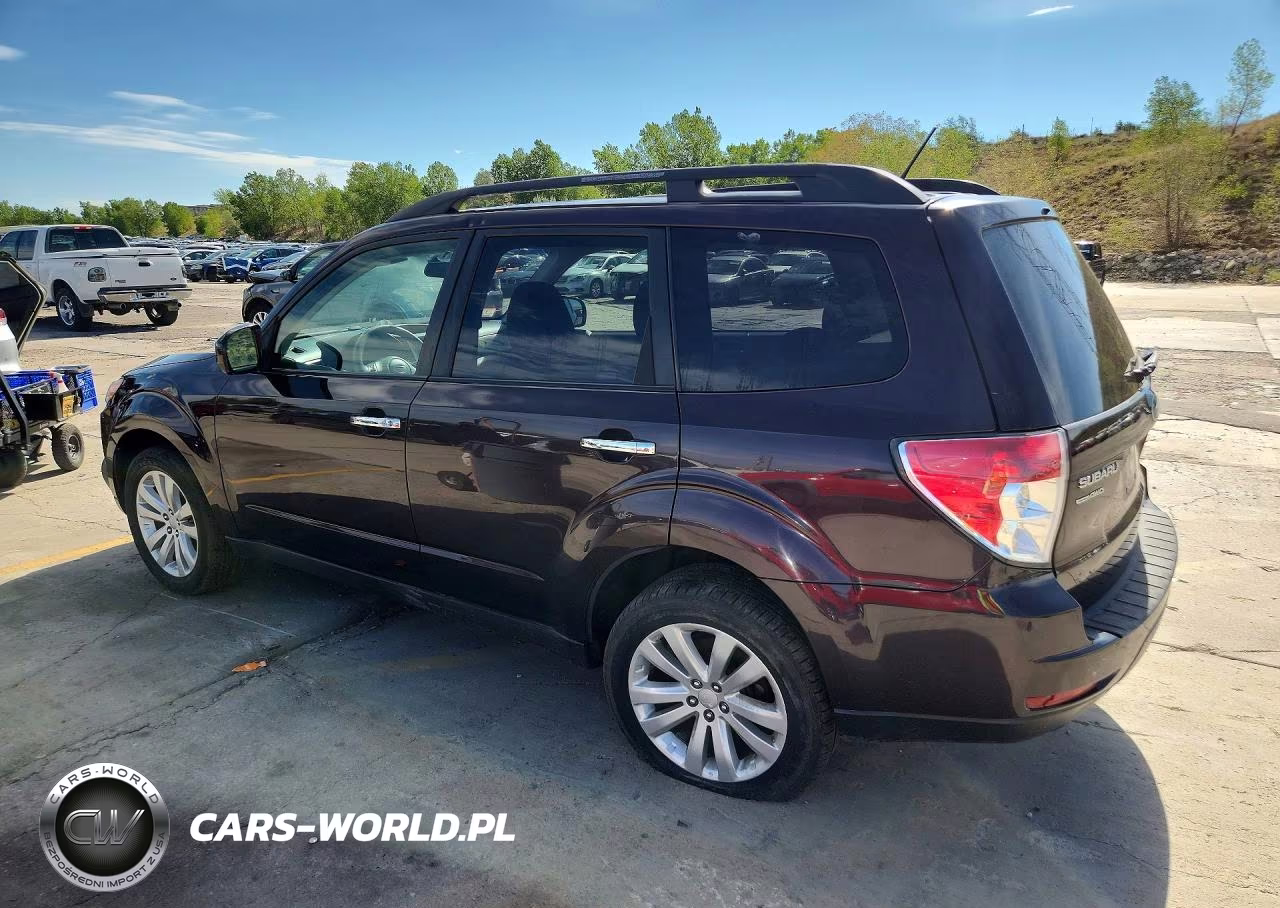 2013 Subaru Forester 2.5X Premium VIN:JF2SHADC3DH413535 - 2
