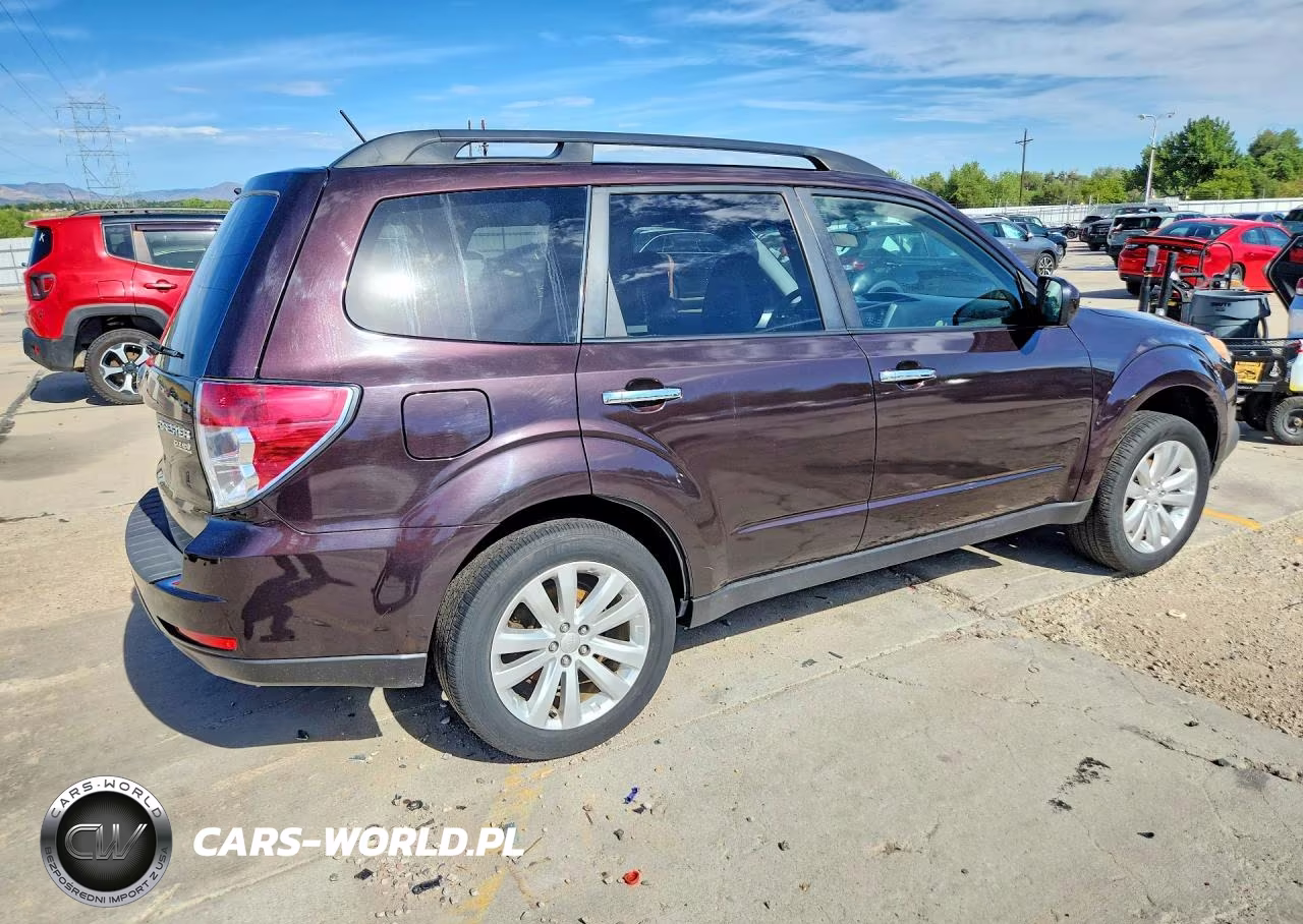 2013 Subaru Forester 2.5X Premium VIN:JF2SHADC3DH413535 - 3