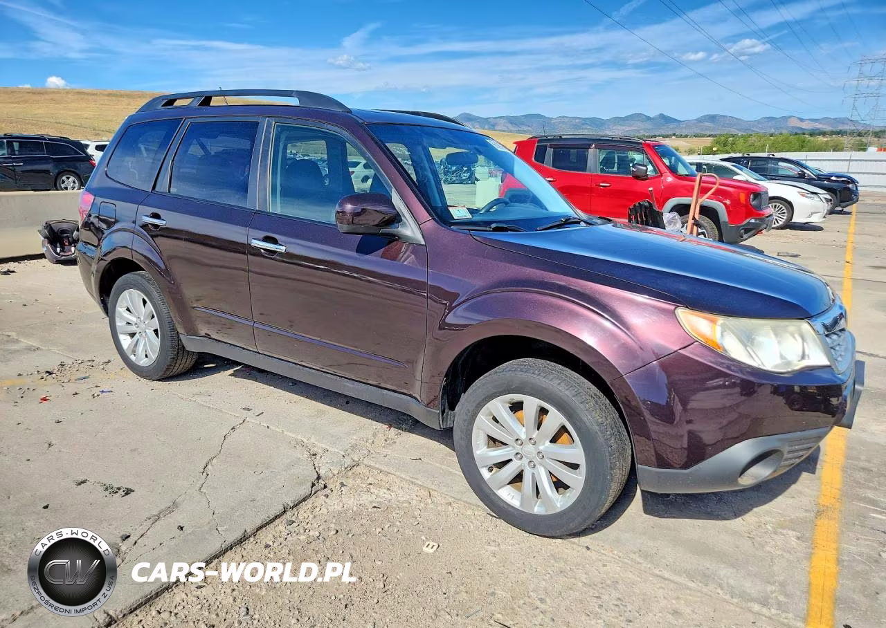 2013 Subaru Forester 2.5X Premium VIN:JF2SHADC3DH413535 - 4
