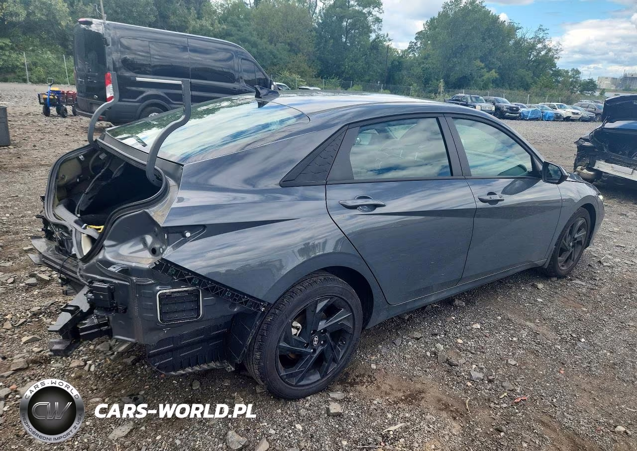 2026 Hyundai Elantra Sel Sport VIN:KMHLM4DG8TU154447 - 3