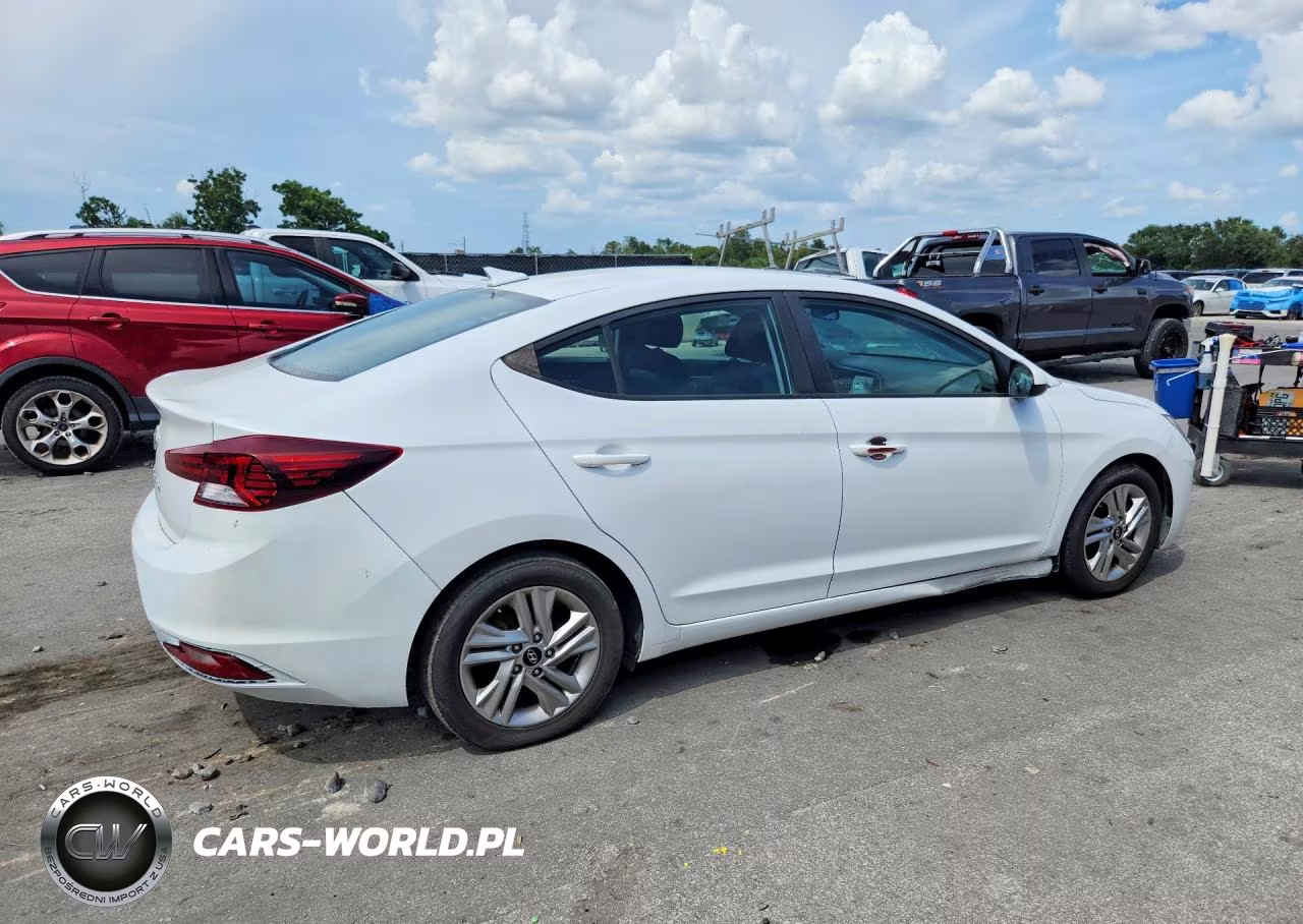 2020 Hyundai Elantra Sel VIN:5NPD84LF4LH577820 - 3