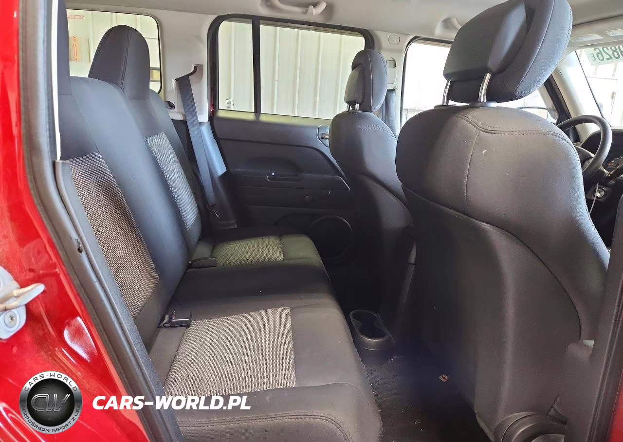 2010 Jeep Patriot Sport VIN:1J4NF1GB1AD652504 - 10