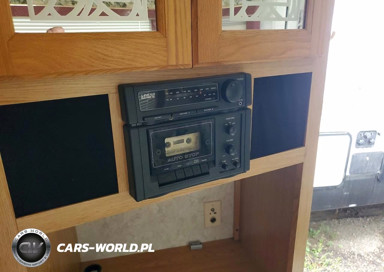 1999 Holiday Rambler Aluma Lite Camper VIN:1KB181L25XE105894 - 8