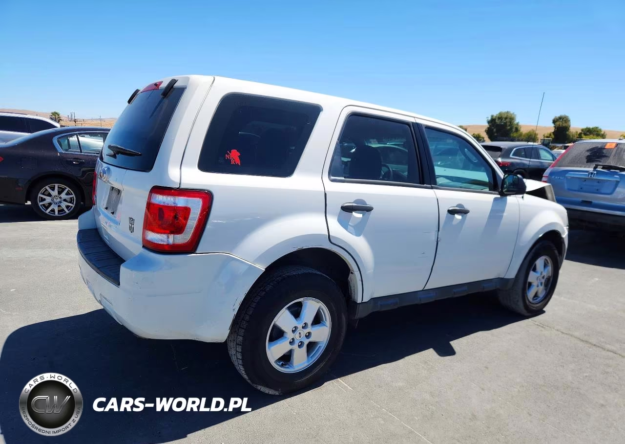 2011 Ford Escape Xls VIN:1FMCU0C75BKB48769 - 3