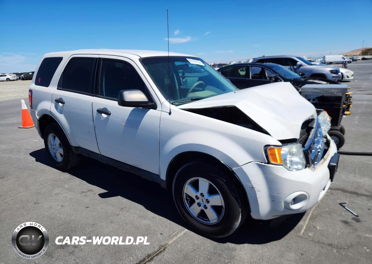 2011 Ford Escape Xls VIN:1FMCU0C75BKB48769 - 4