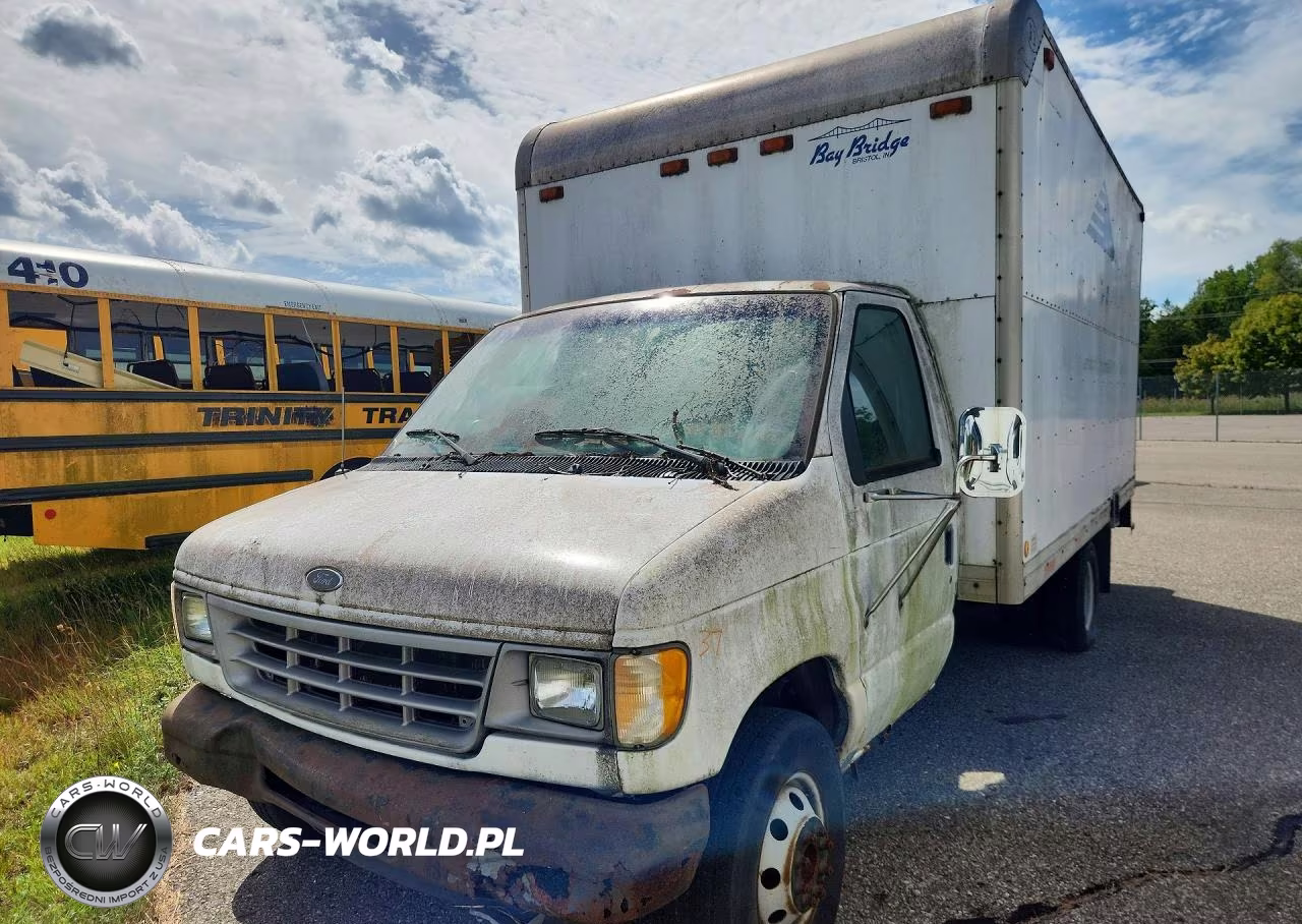 2001 Ford E350 Box Truck