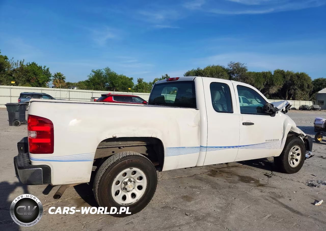 2012 Chevrolet Silverado C1500 VIN:1GCRCPE02CZ316998 - 3