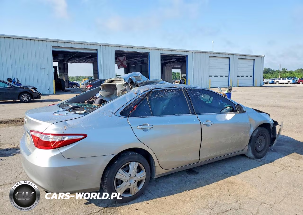 2016 Toyota Camry Le VIN:4T1BF1FK1GU576023 - 3