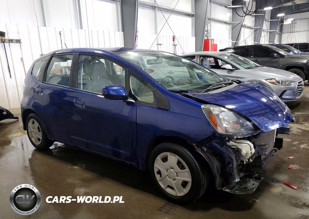 2013 Honda Fit VIN:JHMGE8H37DC066934 - 4