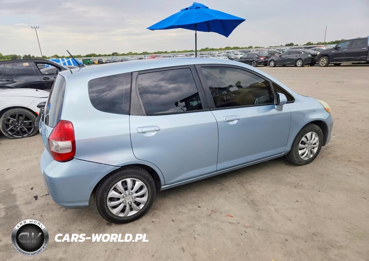 2007 Honda Fit VIN:JHMGD38457S014002 - 3
