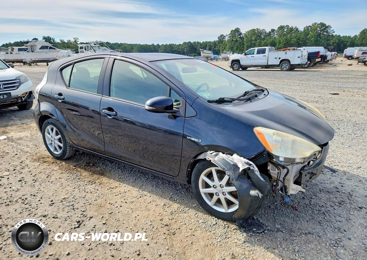 2012 Toyota Prius C Three VIN:JTDKDTB37C1023571 - 4