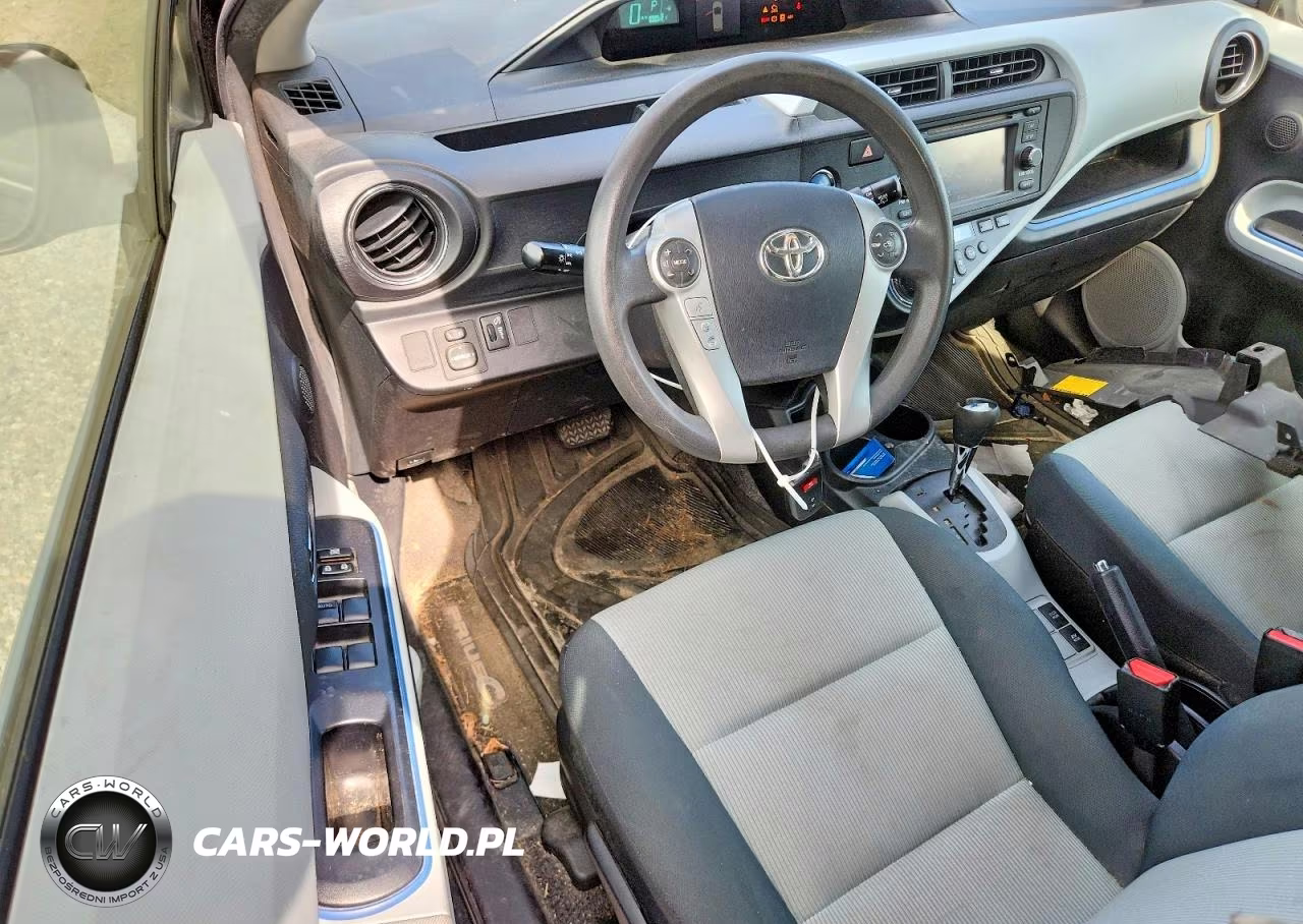 2012 Toyota Prius C Three VIN:JTDKDTB37C1023571 - 8