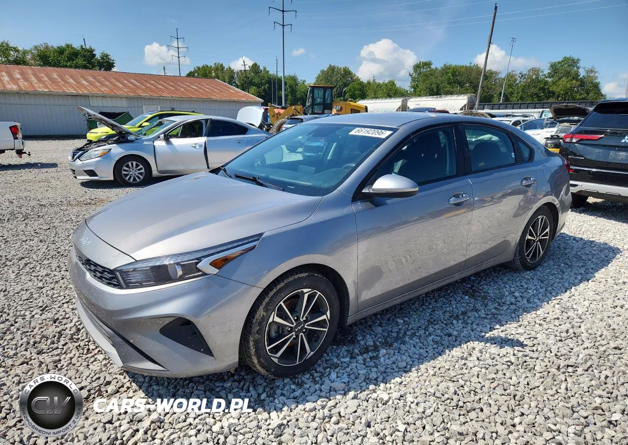 2023 Kia Forte Lxs – zdjęcie 1 z 12