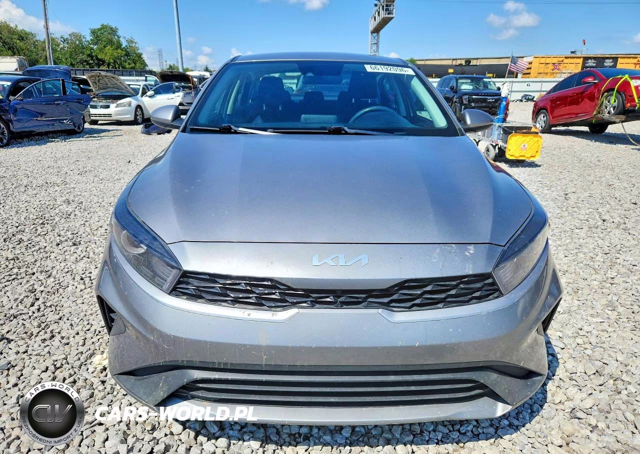 2023 Kia Forte Lxs VIN:3KPF24AD0PE605120 - 5