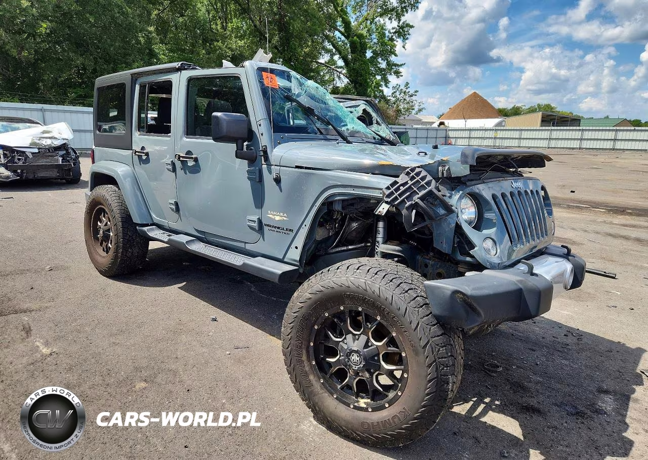 2015 Jeep Wrangler Unlimited Sahara VIN:1C4BJWEG5FL546024 - 4