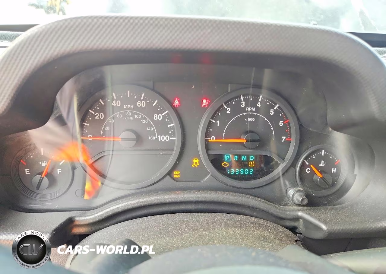 2008 Jeep Wrangler Unlimited X VIN:1J4GA39168L650013 - 9