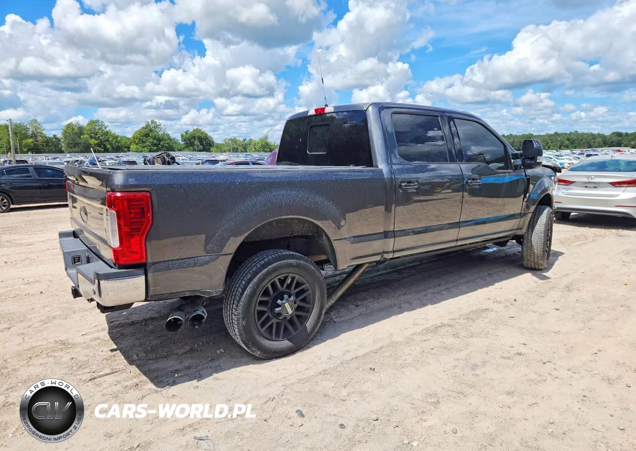 2017 Ford F250 Super Duty VIN:1FT7W2BT4HEF31801 - 3