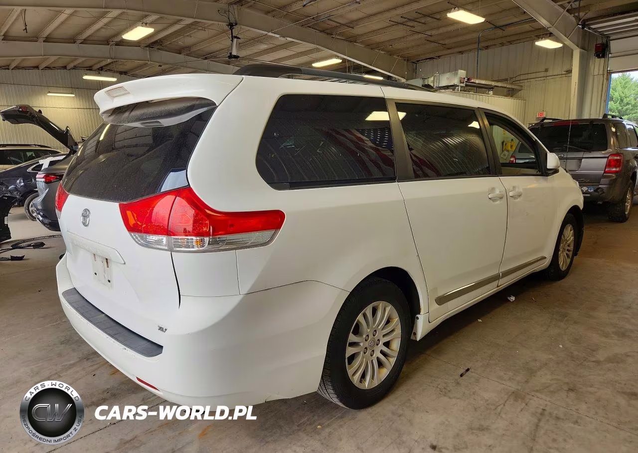 2011 Toyota Sienna Xle 8-Passenger VIN:5TDYK3DC0BS154727 - 3