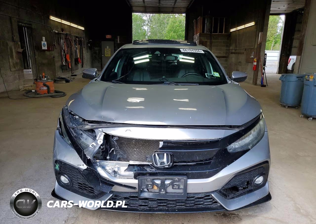 2018 Honda Civic Sport Touring VIN:SHHFK7H9XJU236446 - 5