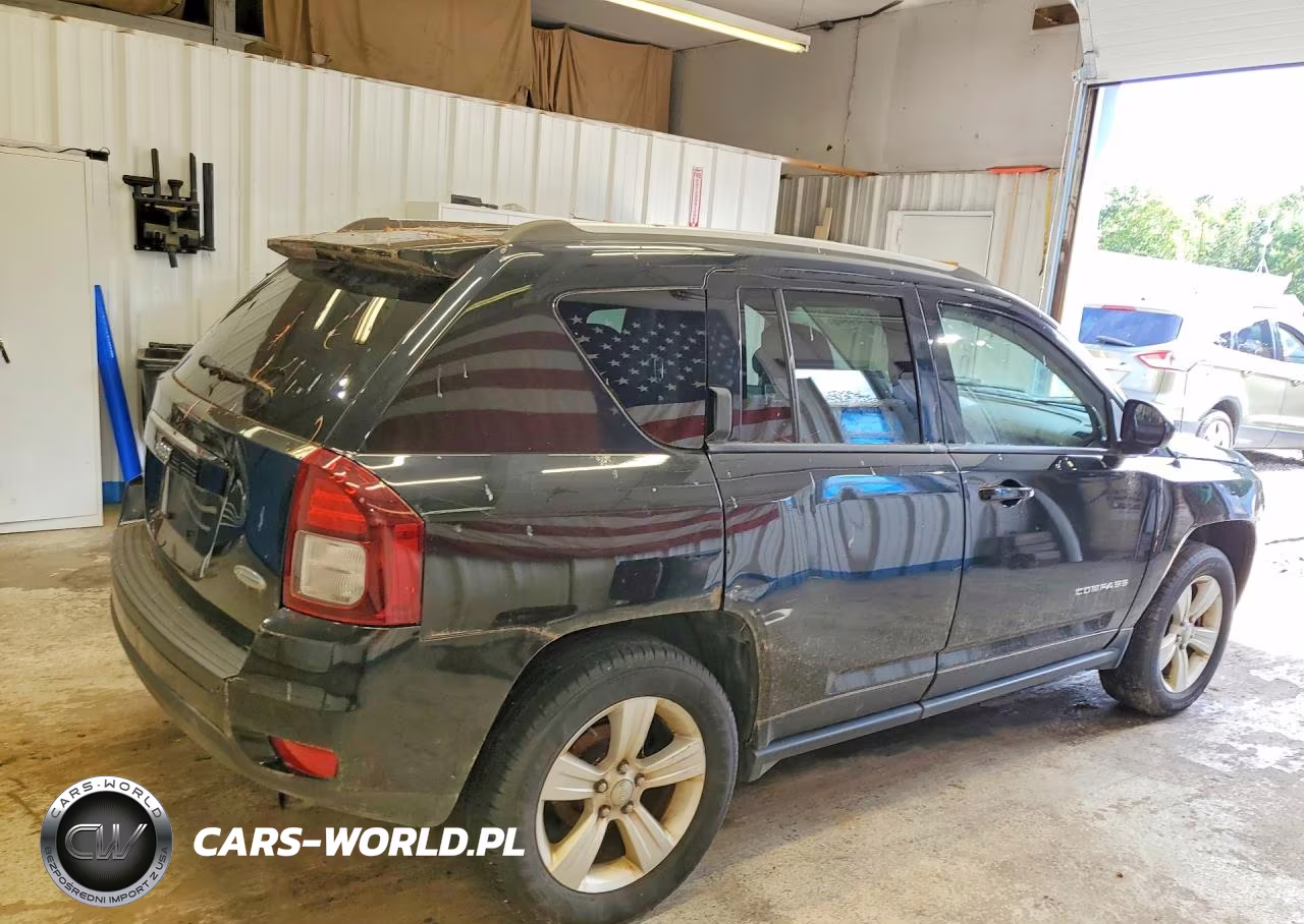 2015 Jeep Compass Latitude VIN:1C4NJDEB8FD412561 - 3