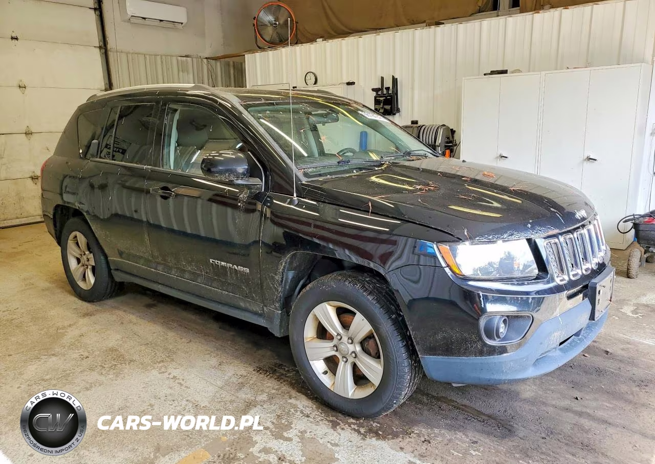 2015 Jeep Compass Latitude VIN:1C4NJDEB8FD412561 - 4