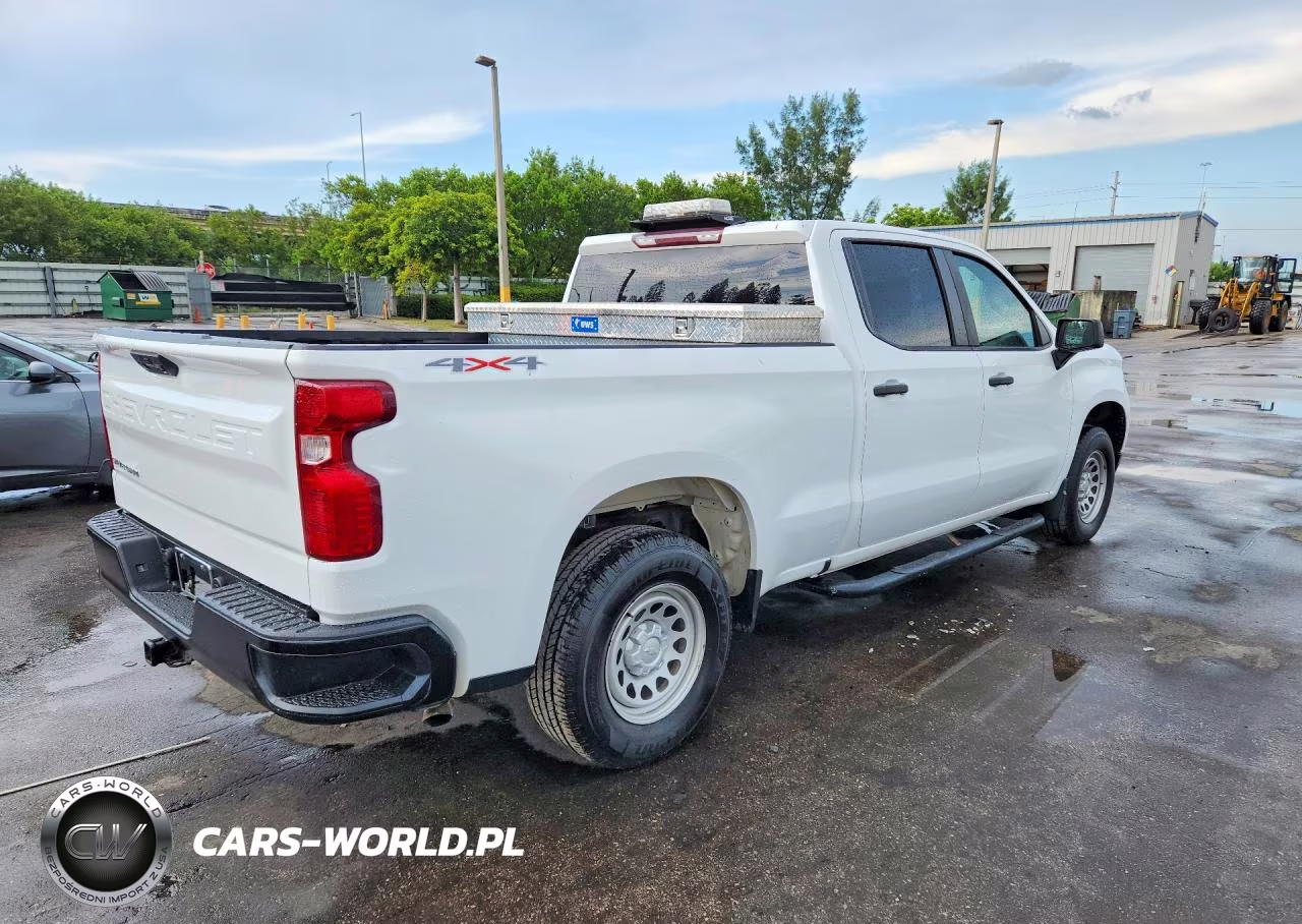 2022 Chevrolet Silverado K1500 VIN:3GCPDAEK1NG579022 - 3