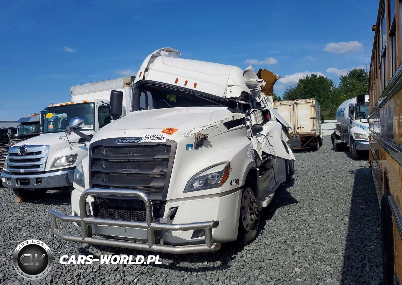 2022 Freightliner Cascadia 126 Semi Truck VIN:1FUJHHDR3NLNA4198 - 1