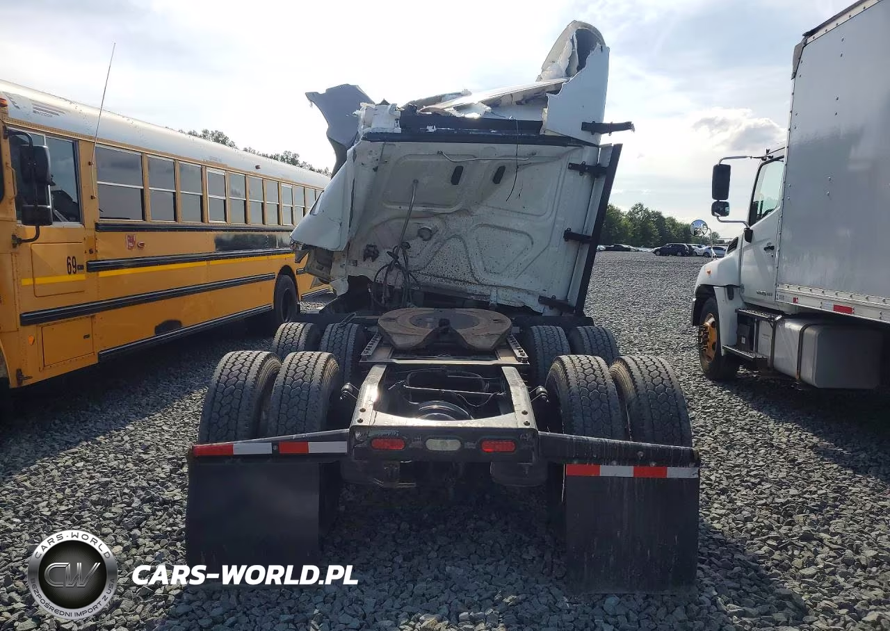 2022 Freightliner Cascadia 126 Semi Truck VIN:1FUJHHDR3NLNA4198 - 6