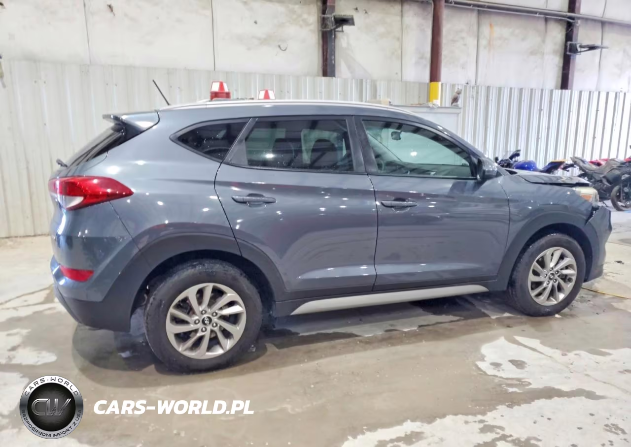 2017 Hyundai Tucson Se VIN:KM8J3CA40HU585077 - 3