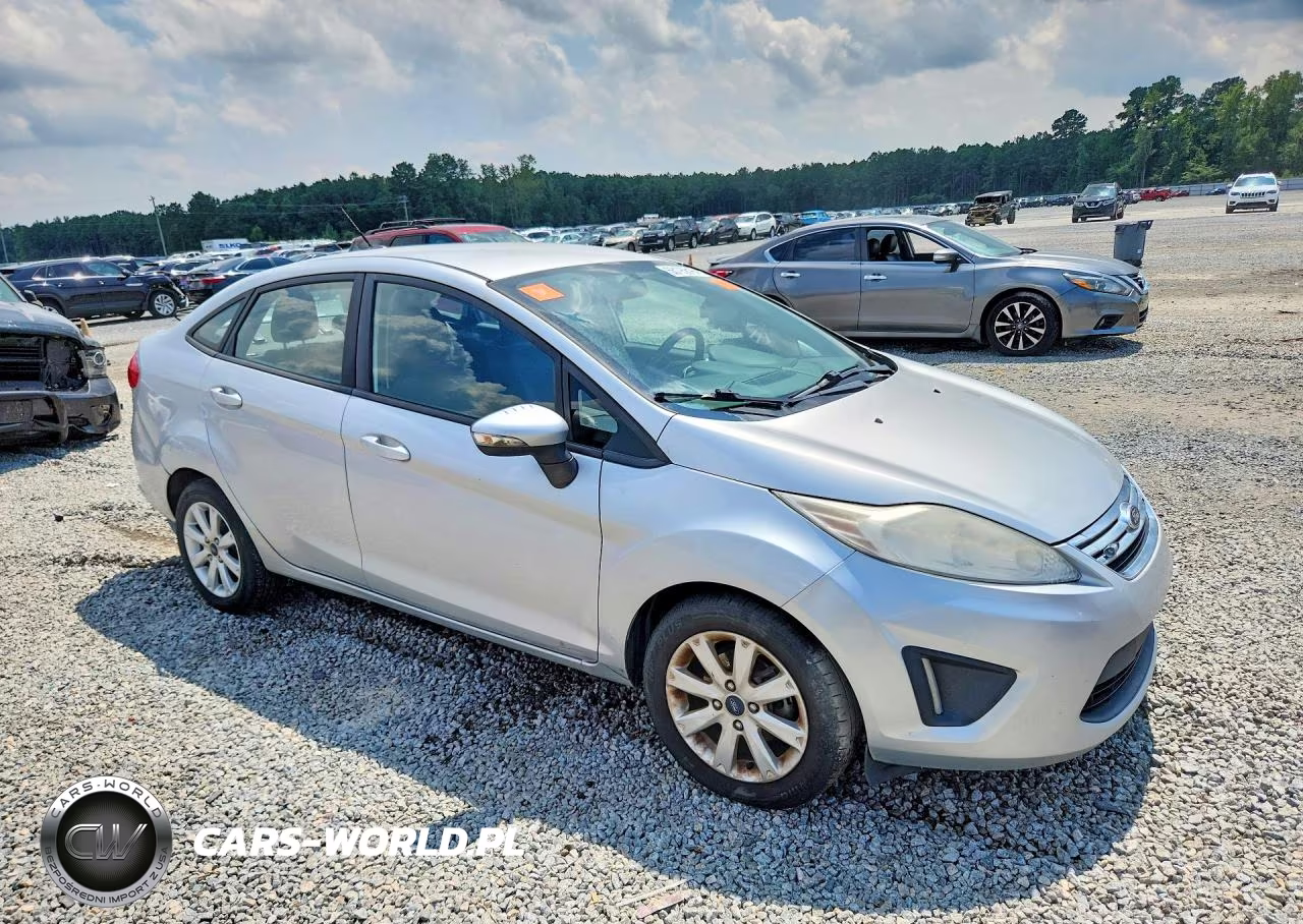 2013 Ford Fiesta Se VIN:3FADP4BJ5DM218082 - 4