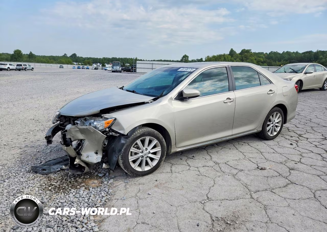 2013 Toyota Camry Xle – zdjęcie 1 z 12