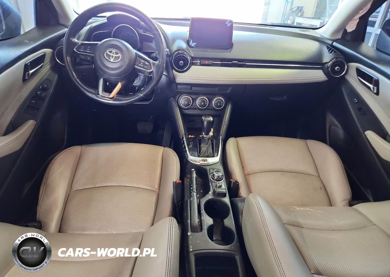 2019 Toyota Yaris Xle VIN:3MYDLBYV1KY516799 - 8