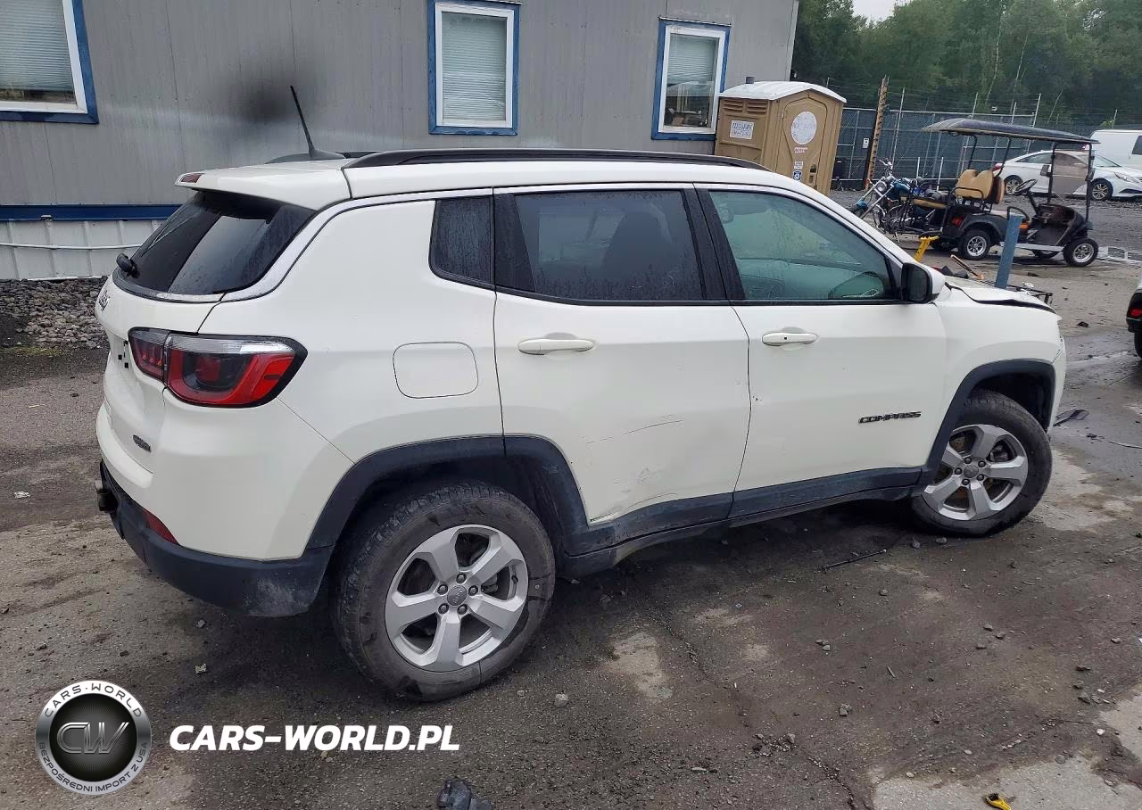 2019 Jeep Compass Latitude VIN:3C4NJDBB3KT629587 - 3