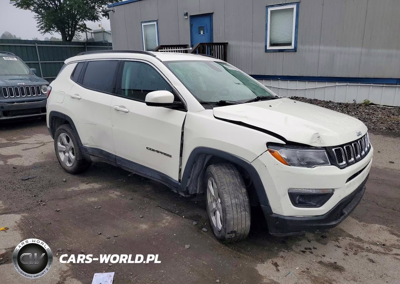 2019 Jeep Compass Latitude VIN:3C4NJDBB3KT629587 - 4