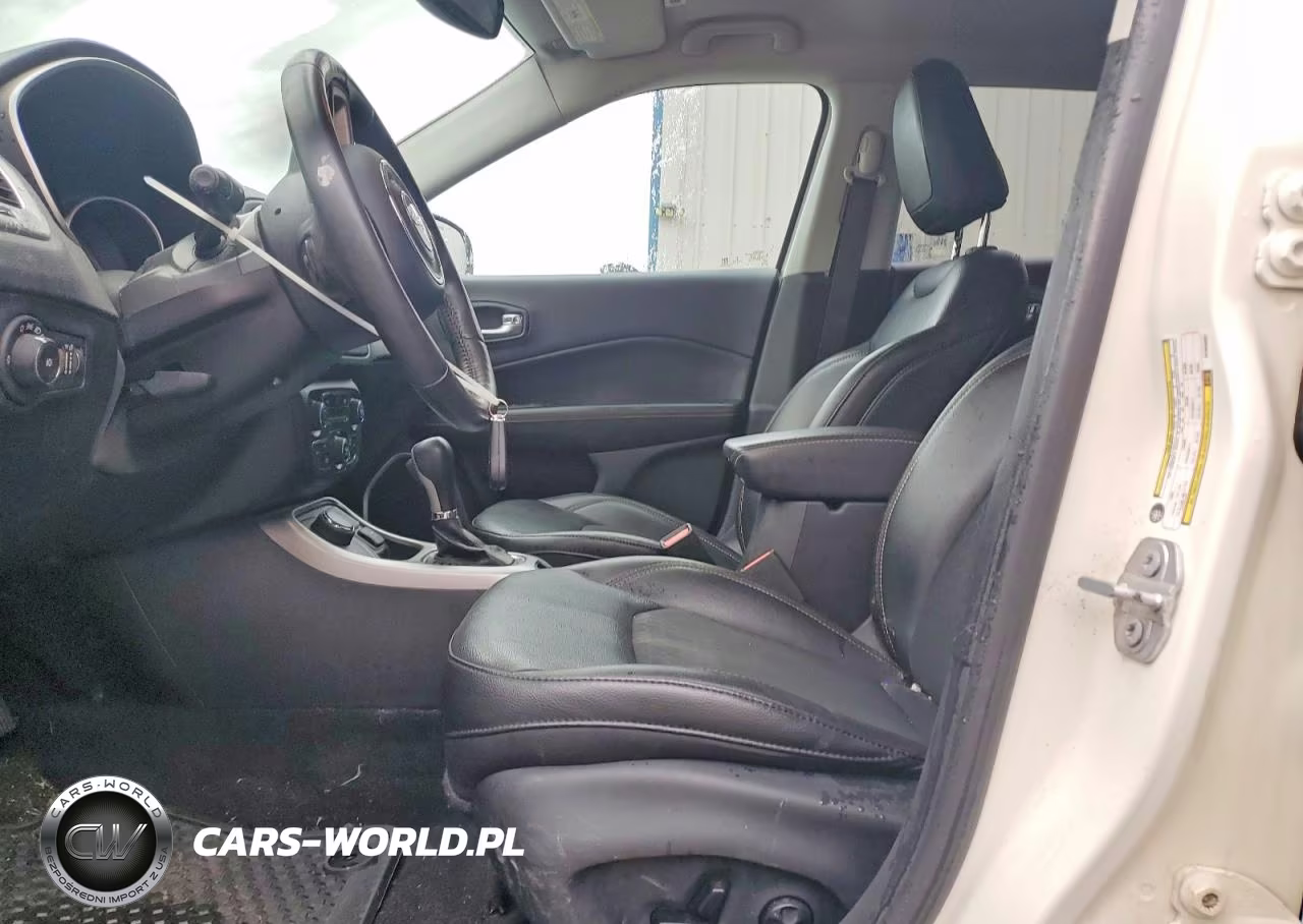2019 Jeep Compass Latitude VIN:3C4NJDBB3KT629587 - 7