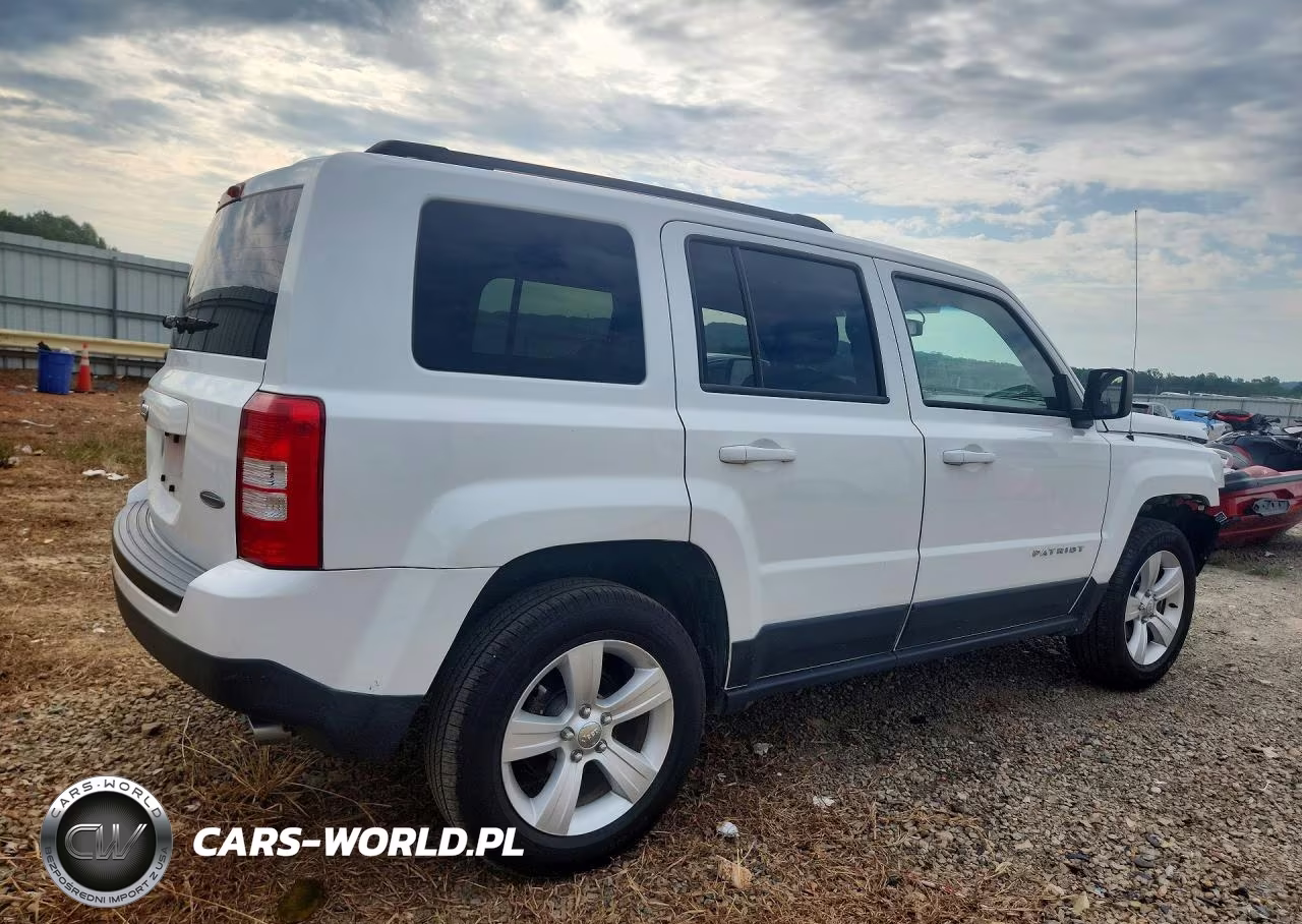2014 Jeep Patriot Latitude VIN:1C4NJRFB5ED687704 - 3